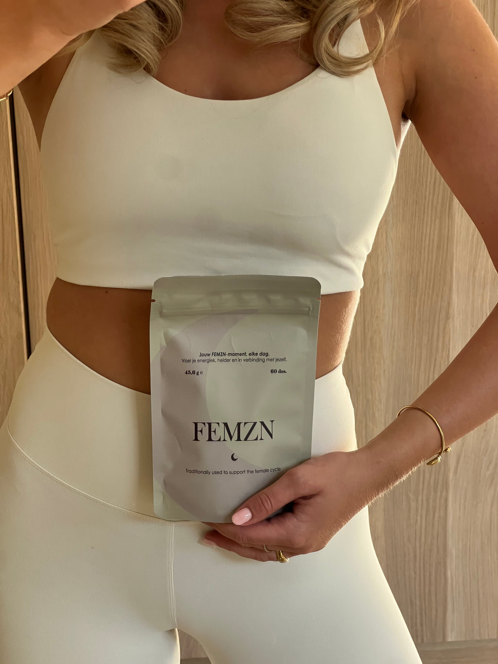 FEMZN Bundel: Maanzinnig in Balans Boek + Hormonal Balance Supplement