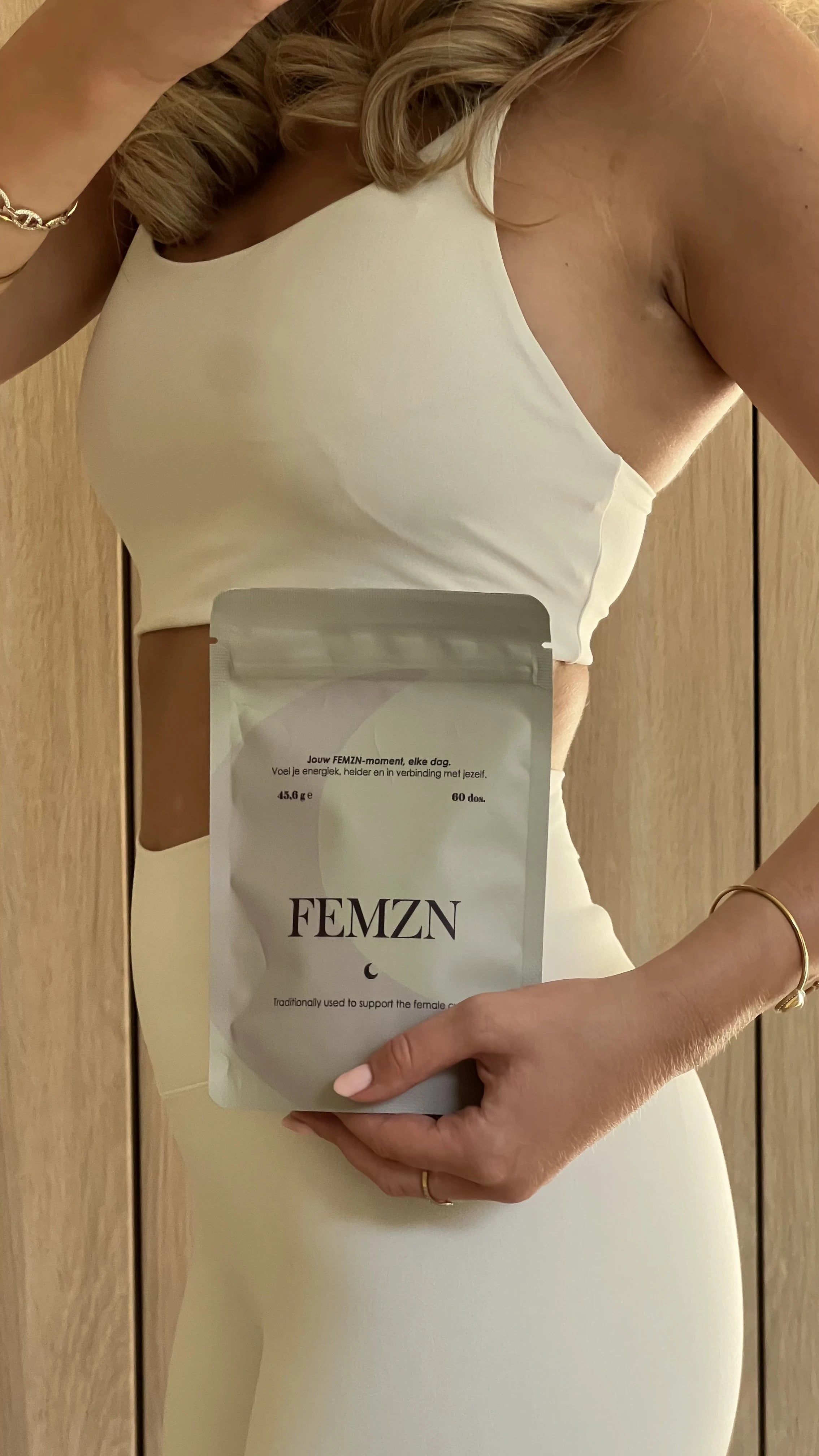 FEMZN Bundel: Maanzinnig in Balans Boek + Hormonal Balance Supplement
